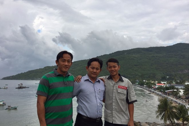 Đổi nghề để bám đảo