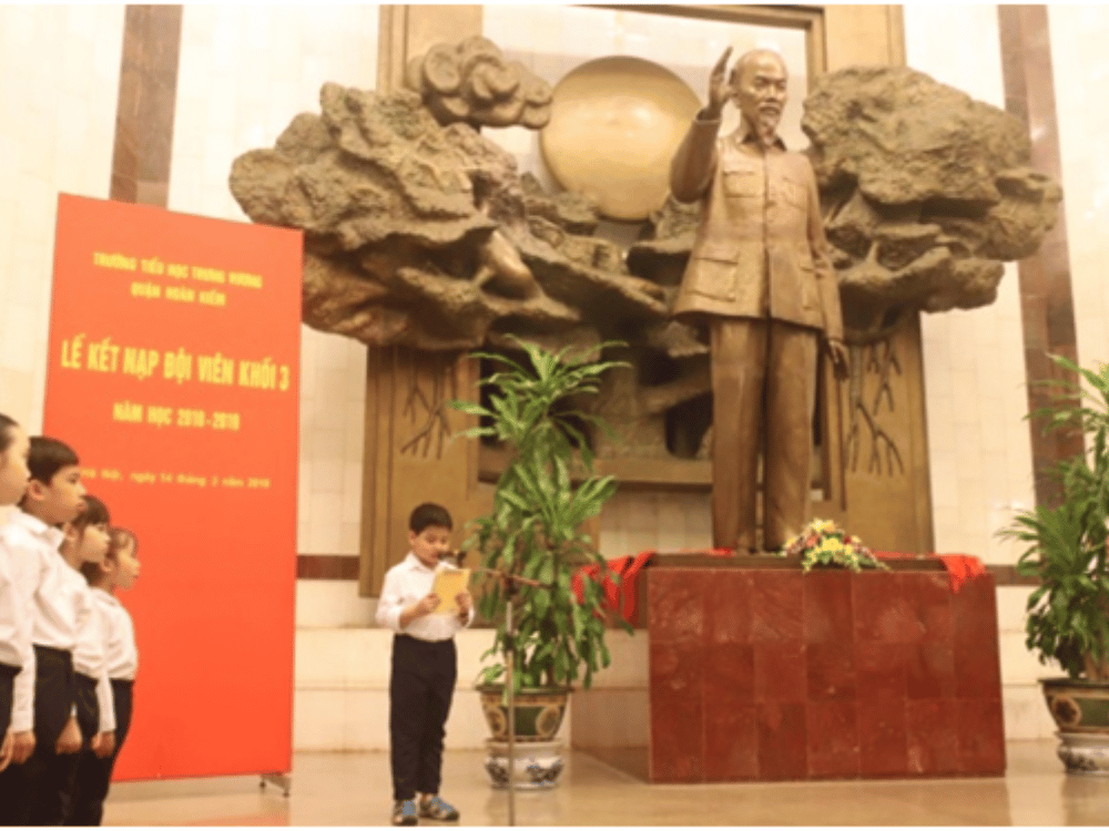 Lễ kết nạp Đội viên mới & nghi thức chính thức tại Bảo tàng Hồ Chí Minh