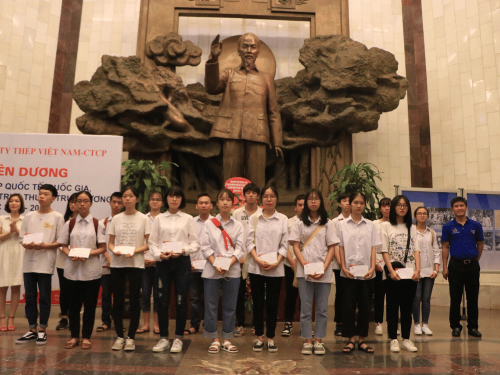 Tổ chức lễ tuyên dương học sinh giỏi năm học 2018–2019 của Tổng công ty Thép Việt Nam tại Bảo tàng Hồ Chí Minh