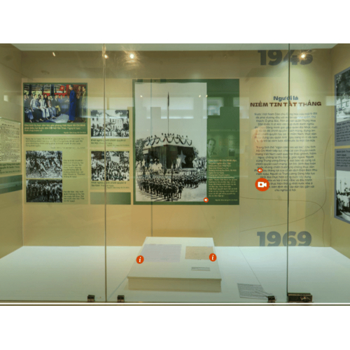 Triễn lãm “Người Đi Tìm Hình Của Nước”