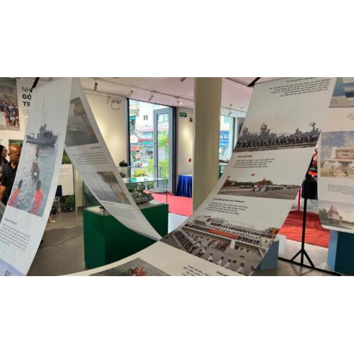 Sự kiện triển lãm "Một dải non sông" và giới thiệu sách ảnh "Biển của lòng người”