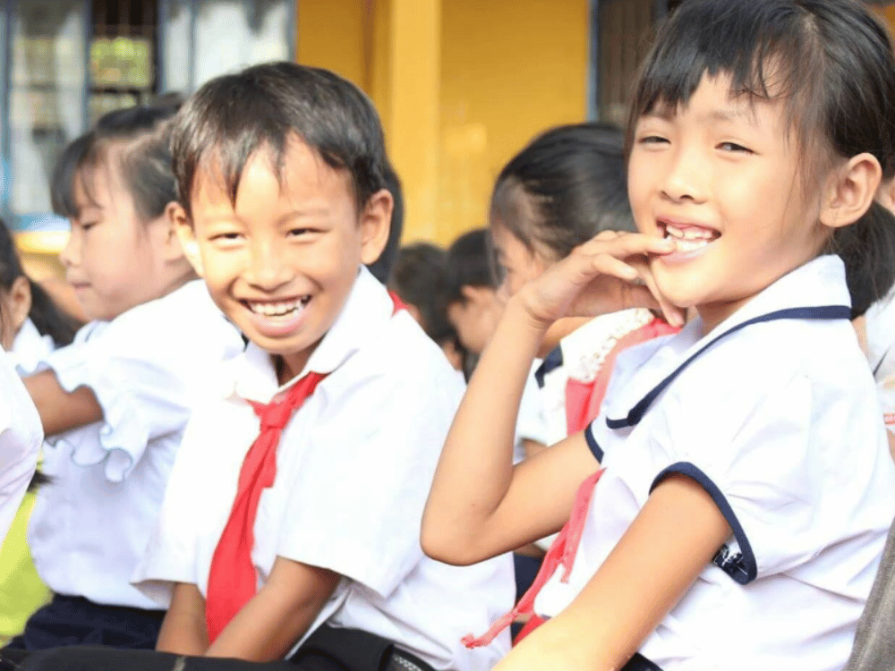 PNJ & Quỹ Niềm Tin Vàng đóng góp 3 tỷ đồng – triển khai Nối vòng tay ấm hỗ trợ học sinh hậu bão Bão Yagi