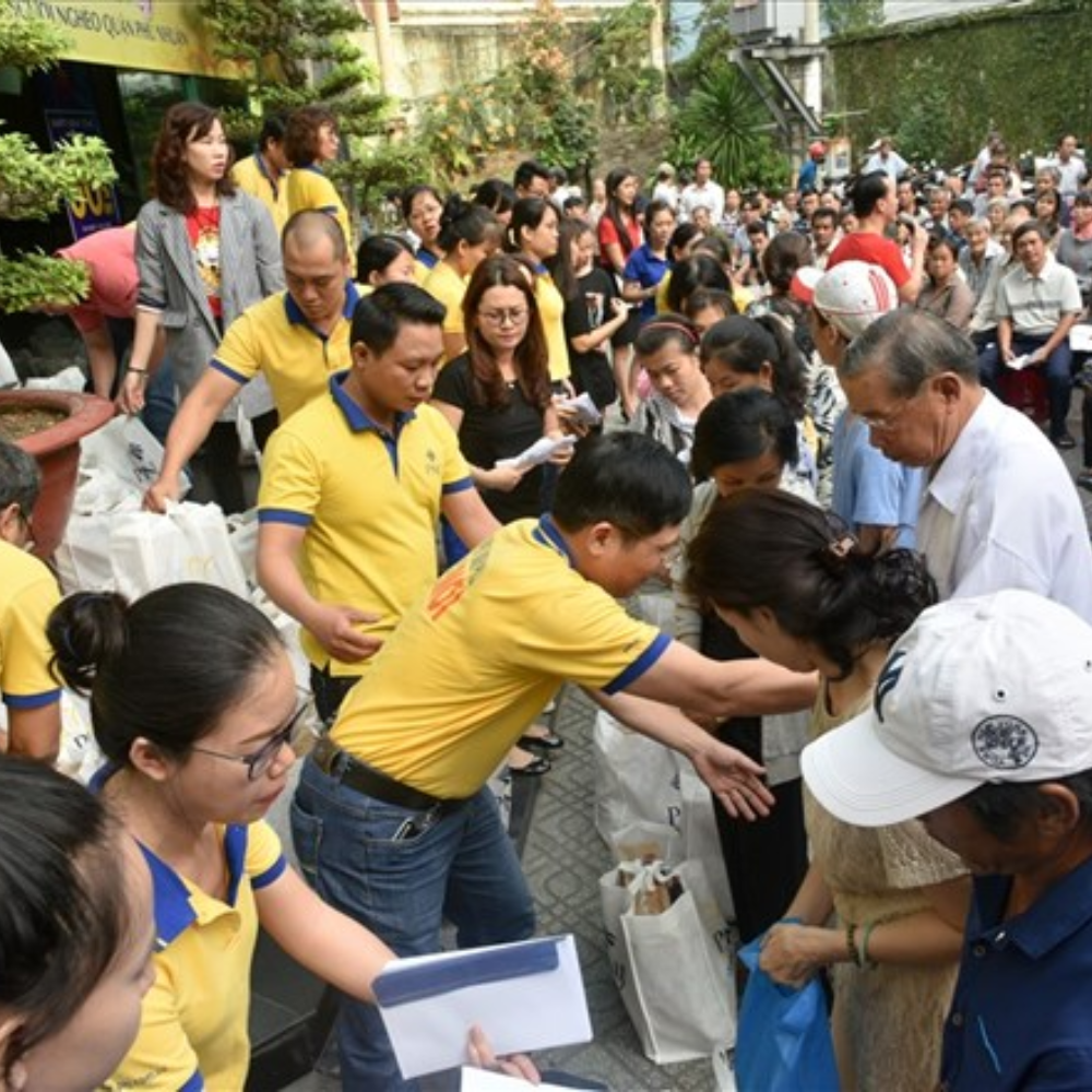 Pnj Mang “Xuân Yêu Thương” Đến Người Nghèo Quận Gò Vấp Và Phú Nhuận