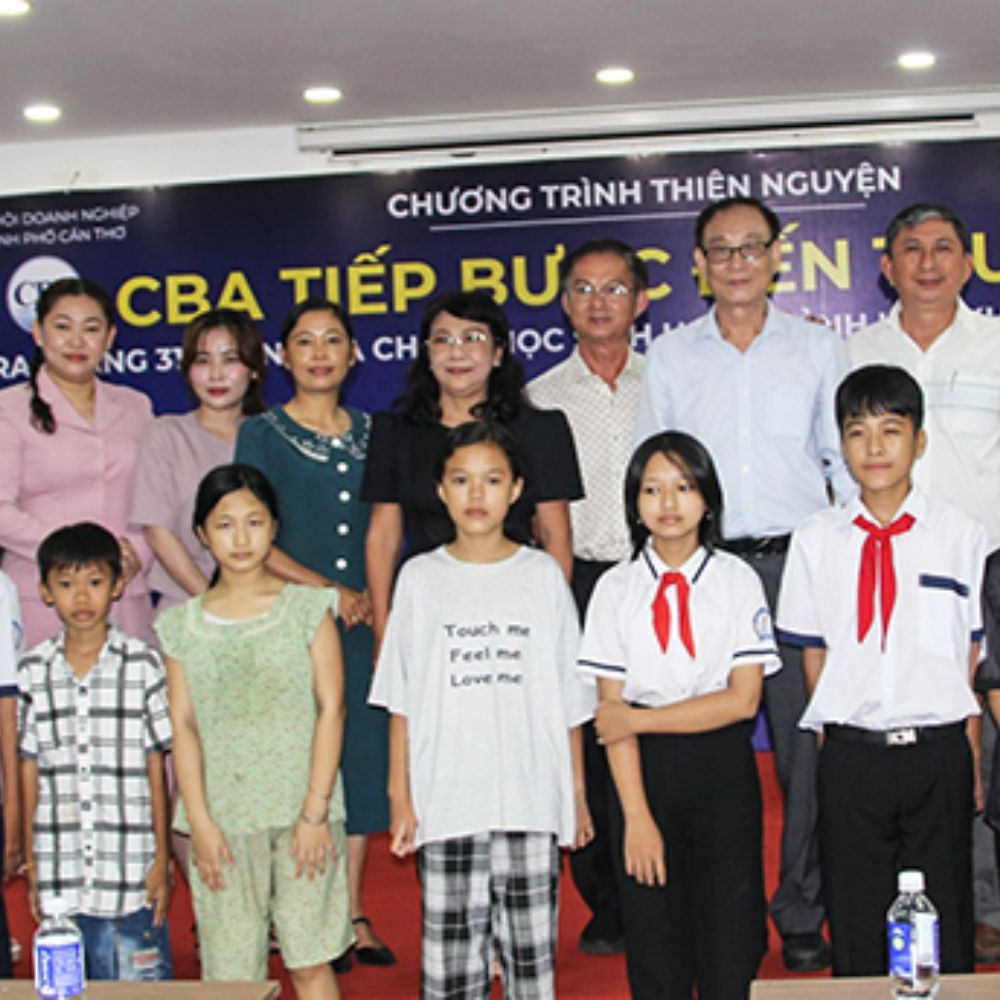 CBA Tiếp Bước Cho Các Em Có Hoàn Cảnh Khó Khăn Đến Trường