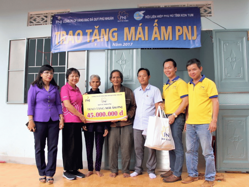 Hành trình trao tặng "Mái Ấm PNJ"