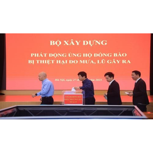 Bộ Xây dựng ủng hộ đồng bào vùng lũ