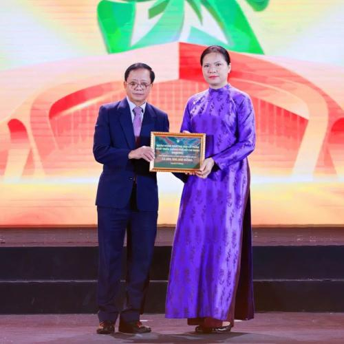 HDBank Quyên Góp Hỗ Trợ Người Dân Vùng Lũ