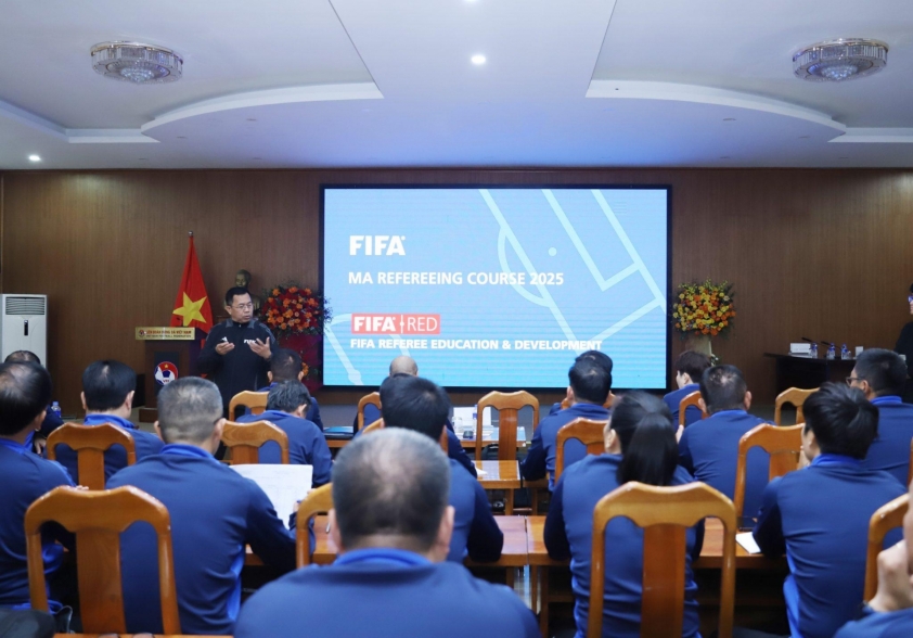 FIFA cử giảng viên đào tạo trọng tài Việt Nam