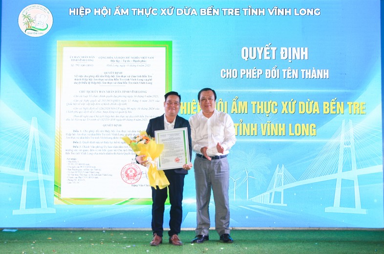 Lễ công bố Quyết định đổi tên và kỷ niệm 01 năm thành lập Hiệp hội Ẩm thực Xứ Dừa Bến Tre tỉnh Vĩnh Long