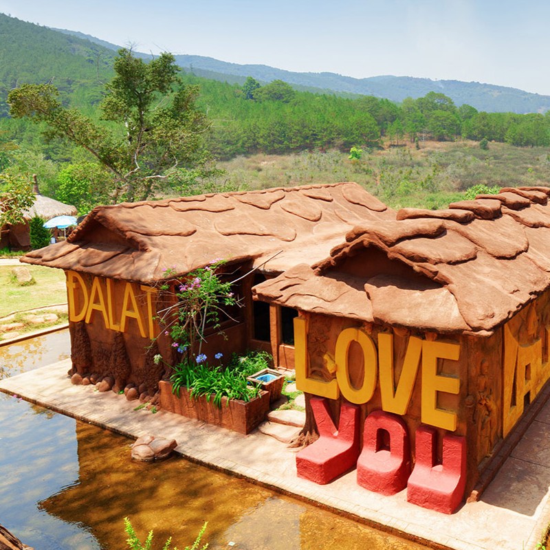 Du Lịch Đà Lạt - Trang Trại Rau & Hoa Đường Hầm Iêu Khắc - Cà Phê Mê Linh - Chùa Linh Ấn