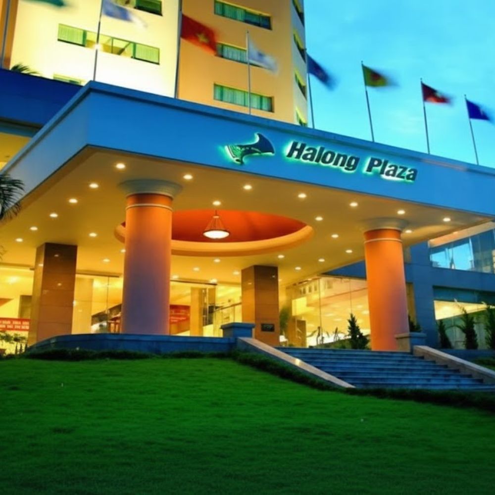 Khách Sạn Halong Plaza.