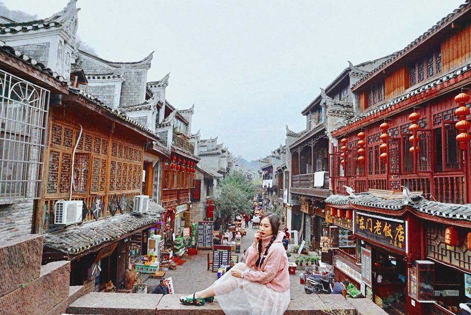 Khu phố cổ Phượng Hoàng cổ trấn