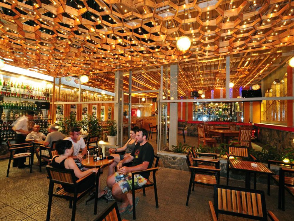 Ẩm thực và giải trí