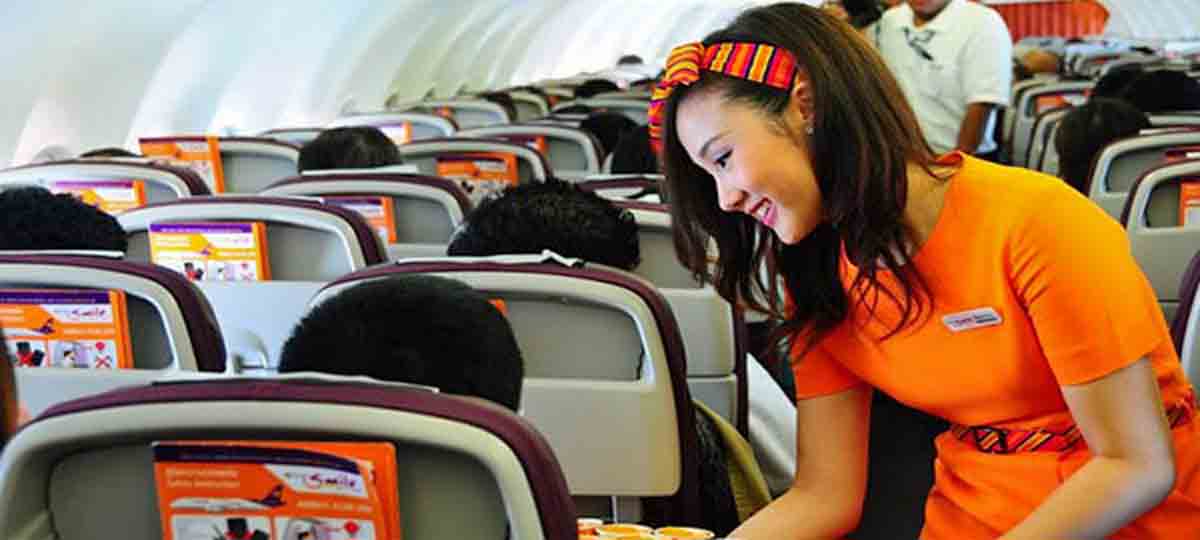 Nếu bạn không muốn mình trở thành mồi ngon cho kẻ xấu nơi xứ lạ thì hãy ăn mặc đơn giản và hạn chế đeo những món trang sức đắt tiền, kể cả những túi xách hàng hiệu hay đôi giày thời trang cao cấp.