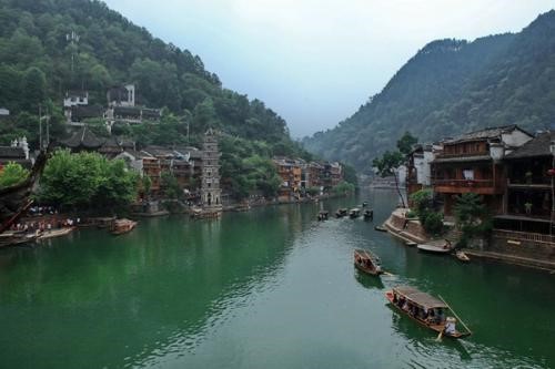 Dòng sông Đà Giang