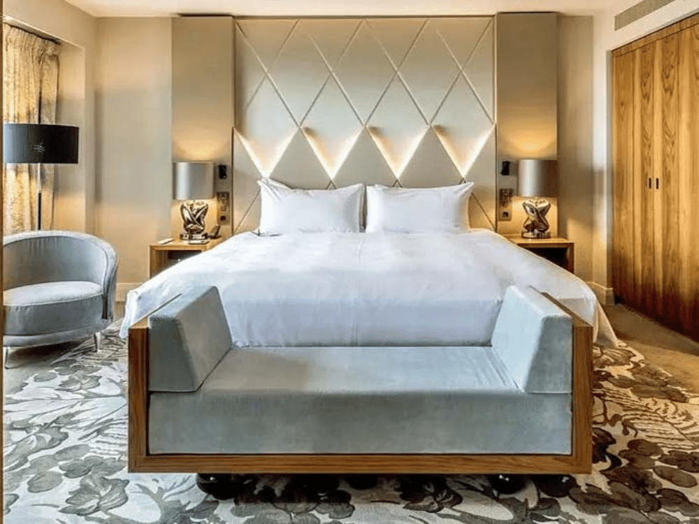 Để ngồi tạm, tránh bẩn chăn ga