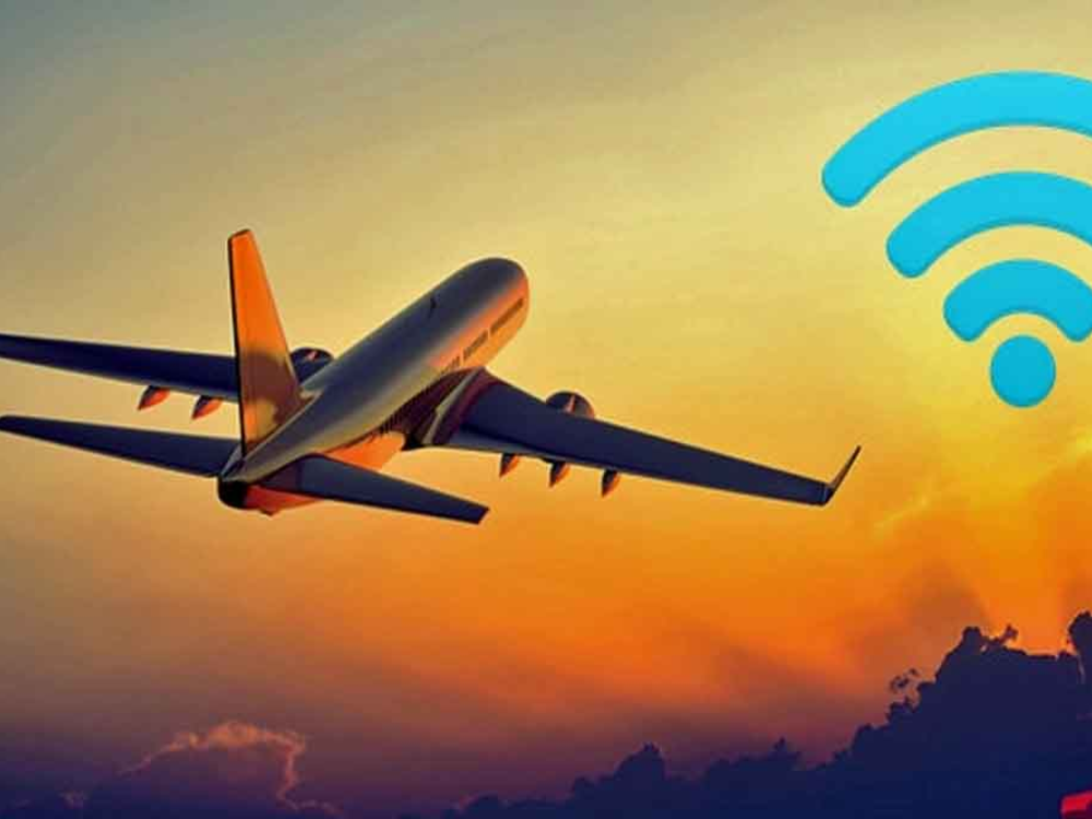 Vietnam Airlines cho phép hành khách sử dụng wifi để kết nối internet trên một số chuyến bay do hãng khai thác.
