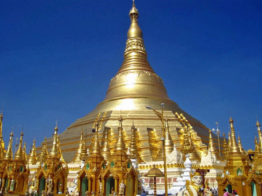 Chùa vàng Shwedagon rực rỡ trong chiều tà