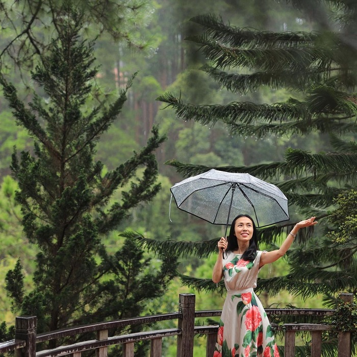 10 Kinh Nghiệm Du Lịch Mùa Mưa Bão