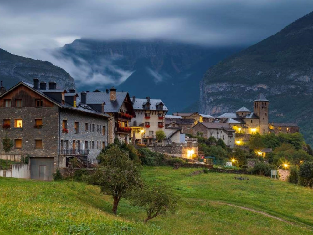 Cortina Keyboardmpezzo, Italy