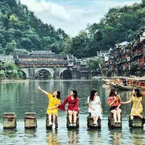 Những Điều Cần Biết Khi Đến Du Lịch Tại Phượng Hoàng Cổ Trấn