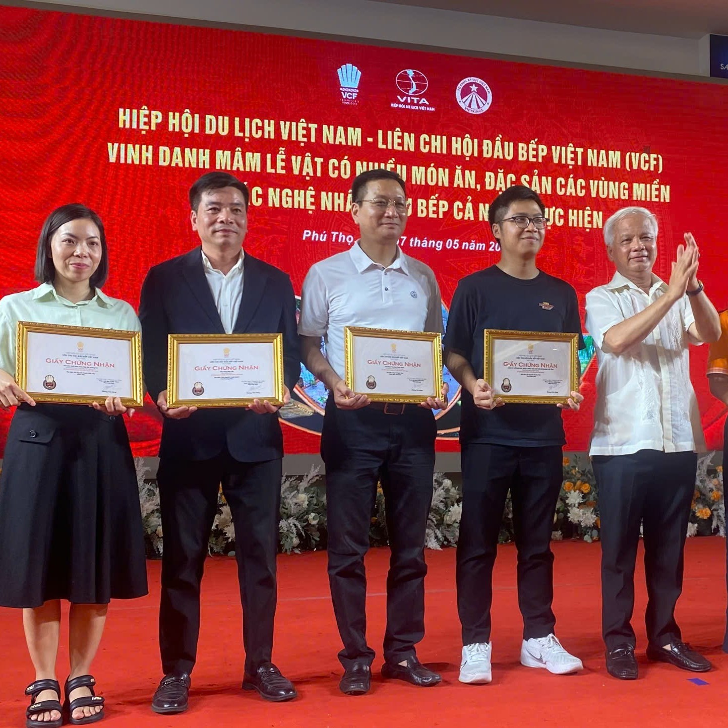 Liên Chi Hội Đầu Bếp Việt Nam Lập Kỷ Lục Mâm Lễ Cúng Nhiều Nhất Việt Nam