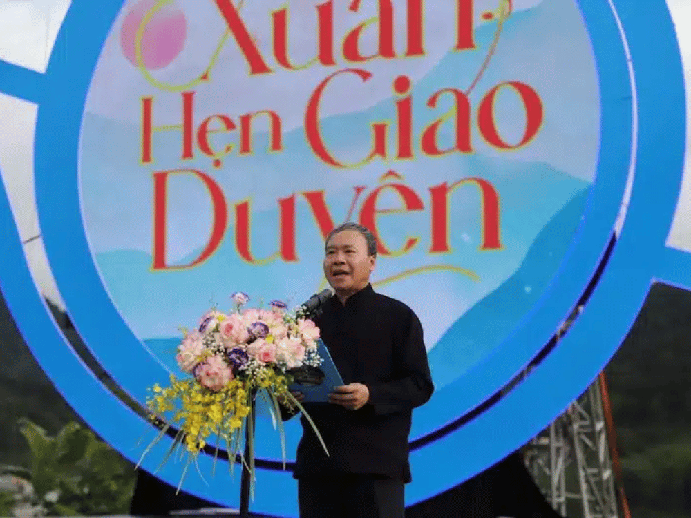 Văn hóa giao thoa giữa các dân tộc thiểu số cùng cư trú xen kẽ với nhau từ lâu đời.