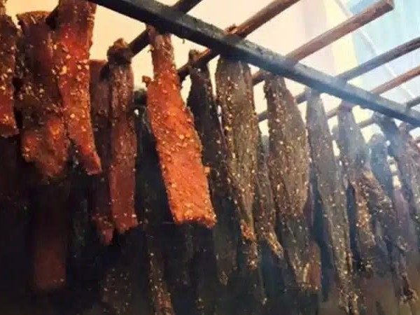 Cách bảo quản thịt trâu gác bếp