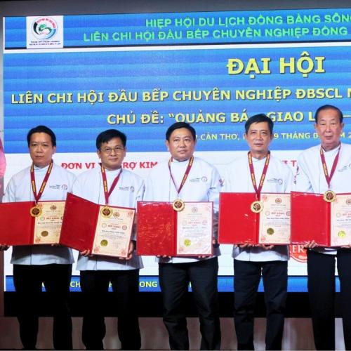Lần Đầu Tiên Viện Kỷ Lục Việt Nam Vinh Danh 5 Đầu Bếp Thuộc Liên Chi Hội Đầu Bếp Chuyên Nghiệp ĐBSCL