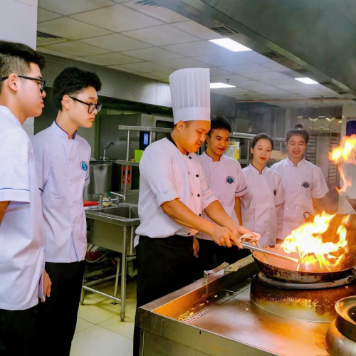 Nhiều Bạn Trẻ Chọn Học Nghề Nấu Ăn