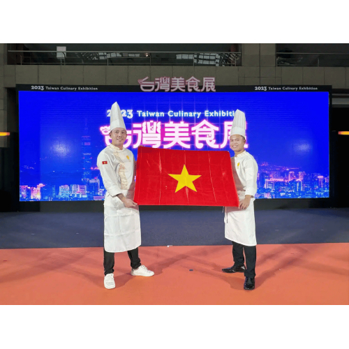 Không khí nhộn nhịp của hội trợ