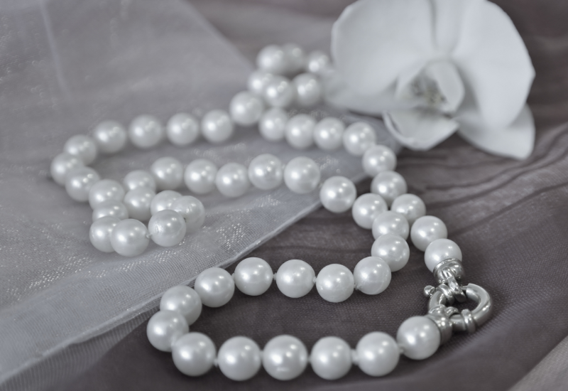 Không cất chung ngọc trai với trang sức khác