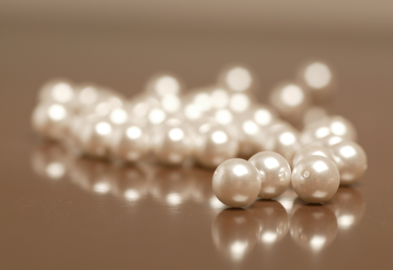 Lựa chọn màu ngọc trai hài hòa với màu da