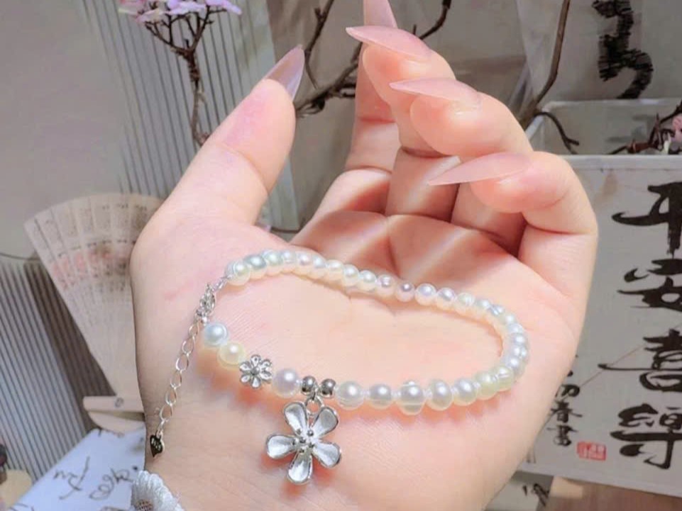 Lưu ý khi chọn trang sức ngọc trai theo tuổi