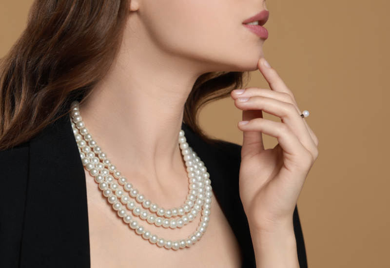 Phụ kiện ngọc trai công sở – Nhỏ gọn nhưng đầy sức hút