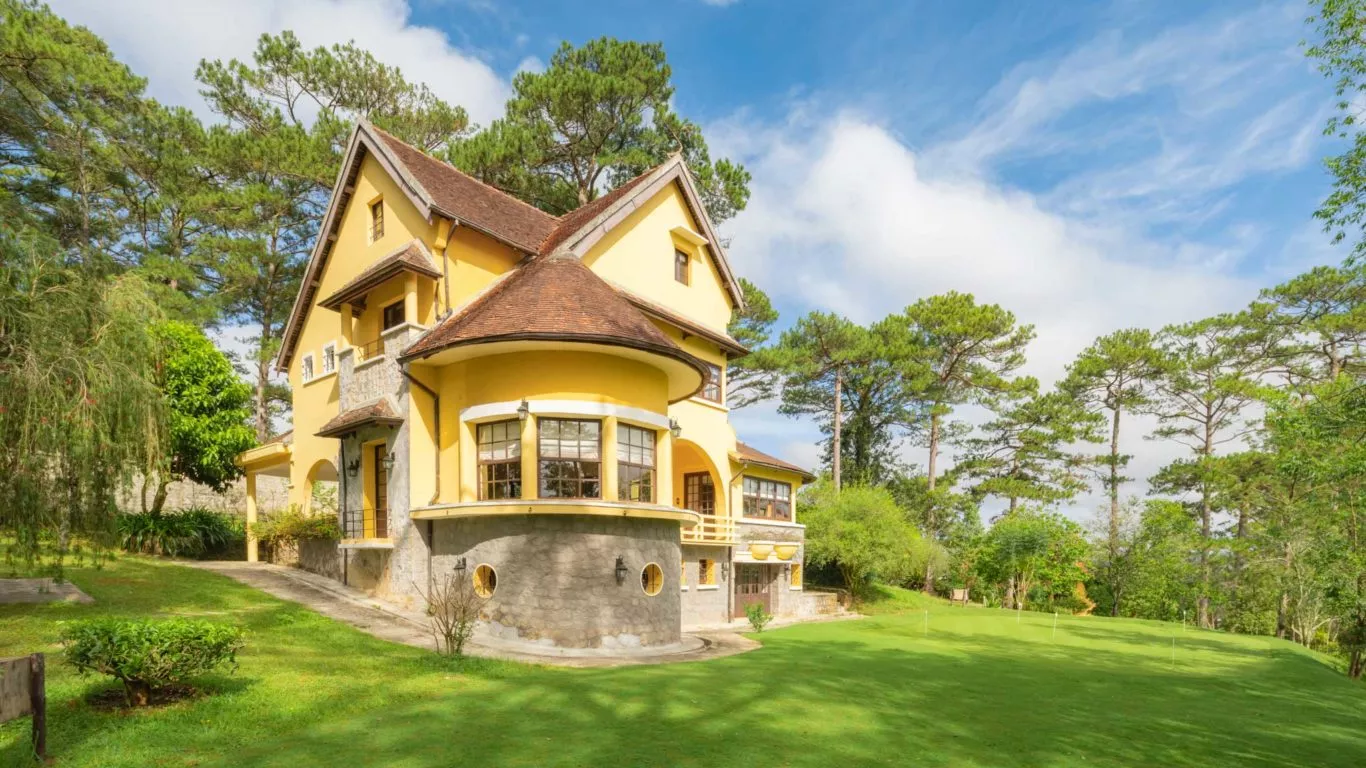 The Essence of Ana Mandara