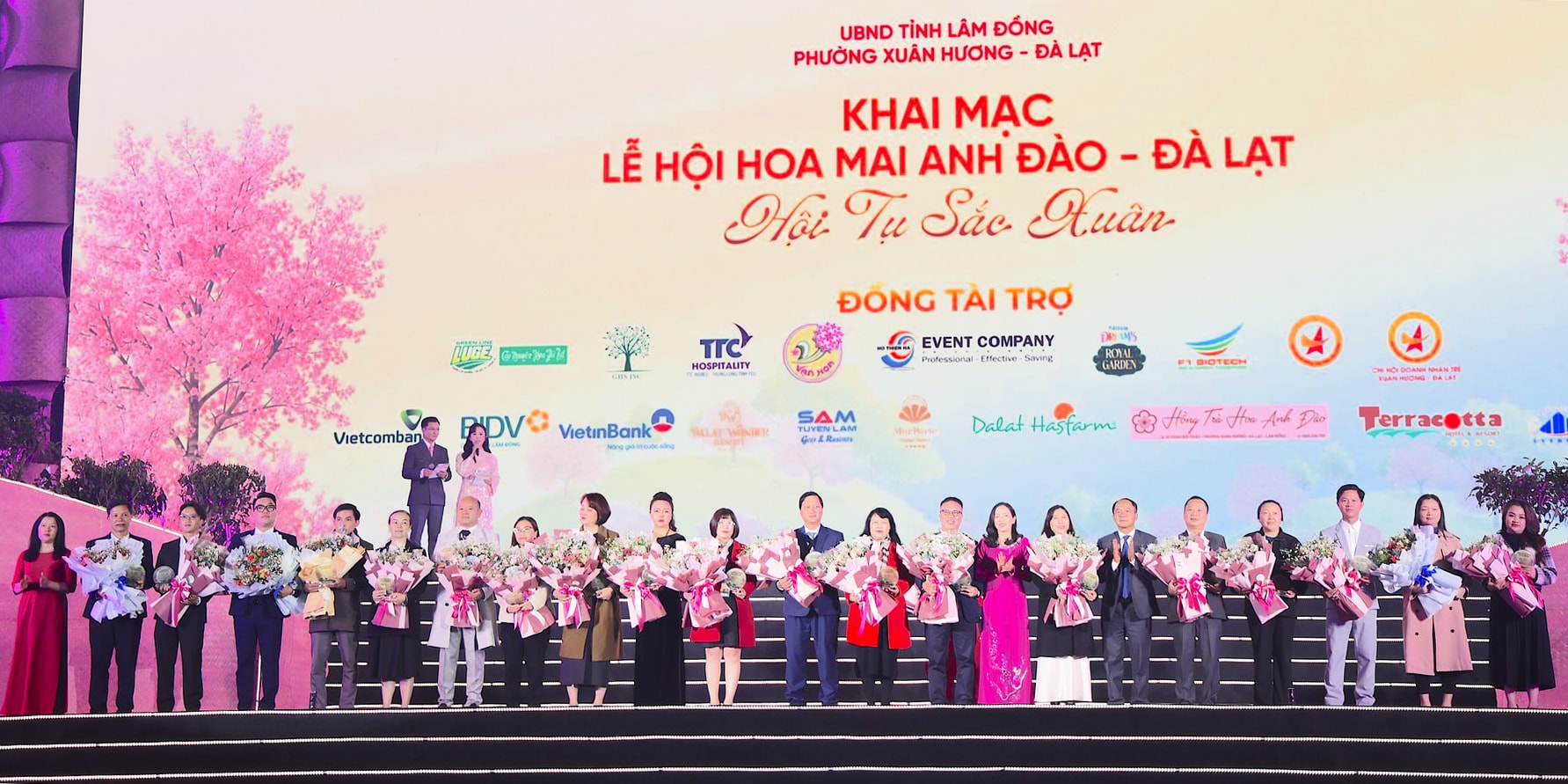 Chương trình nghệ thuật bán thực cảnh quy mô lớn