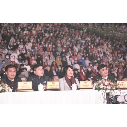 Lãnh đạo tỉnh và đại biểu tham dự lễ khai mạc