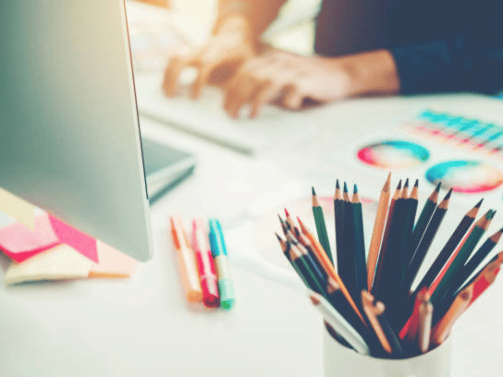 Sử dụng màu sắc, hình ảnh và font chữ phù hợp