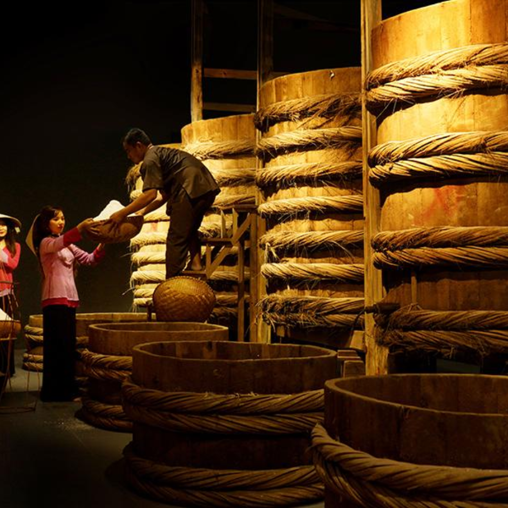 Nước Mắm Việt – Di Sản Văn Hóa Ẩm Thực Truyền Đời