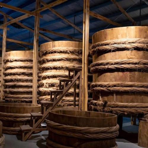 Nước Mắm Truyền Thống - Vị Mặn Của Ký Ức Giữa Nhịp Sống Đương Đại