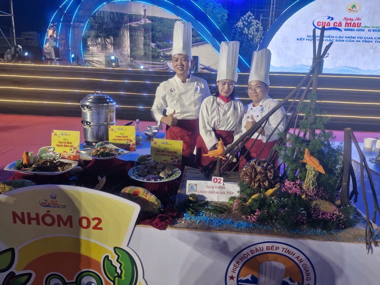 Dấu ấn riêng của đầu bếp An Giang: Kết hợp cua với đặc sản địa phương