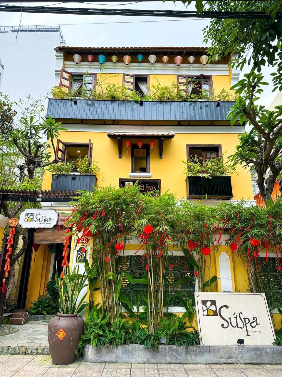 Chuyện Hoa Sứ