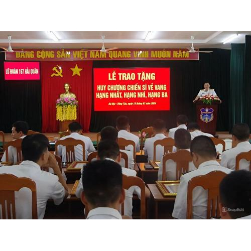 Lữ Đoàn 167 Tổ Chức Lễ Trao Tặng Huy Chương Chiến Sĩ Vẻ Vang