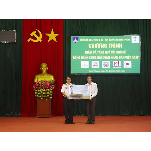 Tiếp Sức Hải Quân Việt Nam: Doanh Nghiệp Và Hội Bảo Vệ Môi Trường Chung Tay