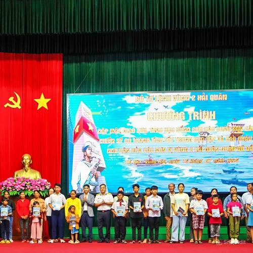 HANE Đồng Hành Cùng Chương Trình “Hải Quân Nhận Đỡ Đầu Con Ngư Dân”