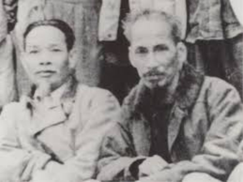 Tiểu sử chi tiết