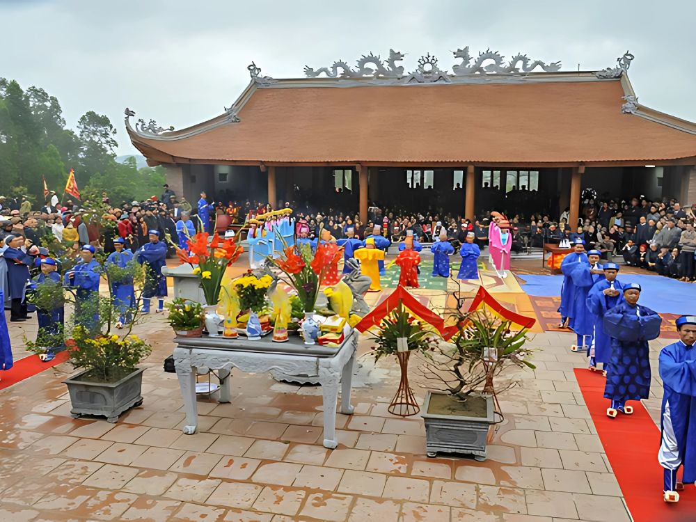 I. Đền thờ Nguyên Tổ họ Hồ Việt Nam: Linh thiêng giữa non nước