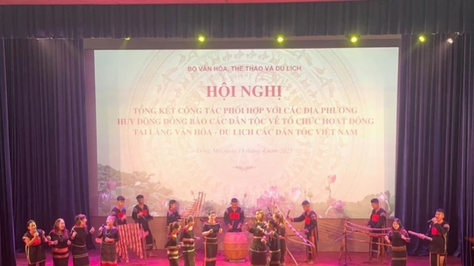 4. Kết nối toàn cầu – Tương lai thế hệ trẻ họ Hồ