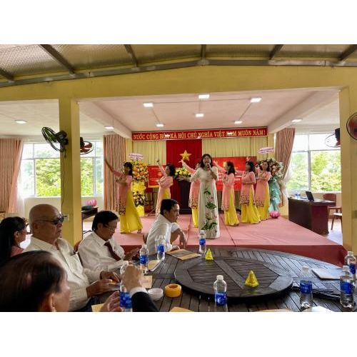 3. Lễ Chào Cờ Và Văn Nghệ Chào Mừng